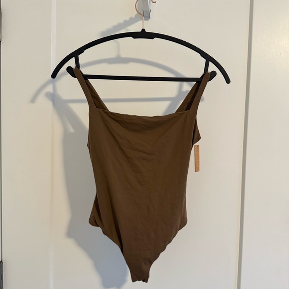 NWT | SKIMS | Fits Everybody Square Neck Bodysuit in Oxide - Picture 8 of 15